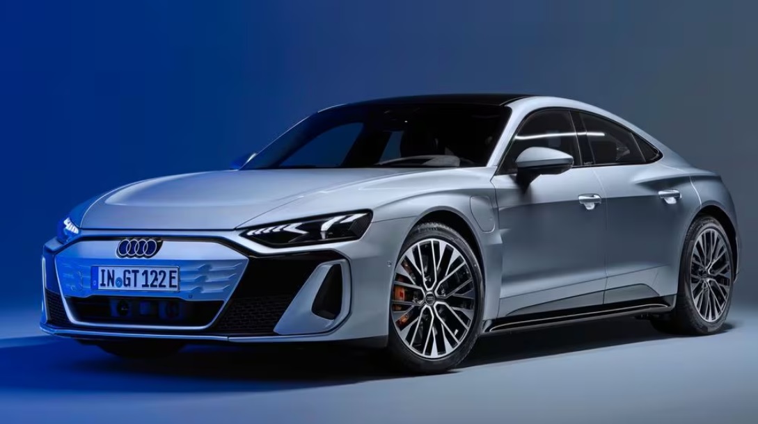 أودي إي ترون GT 2025 ... أفضل سيارات كهربائية 2025 في الإمارات